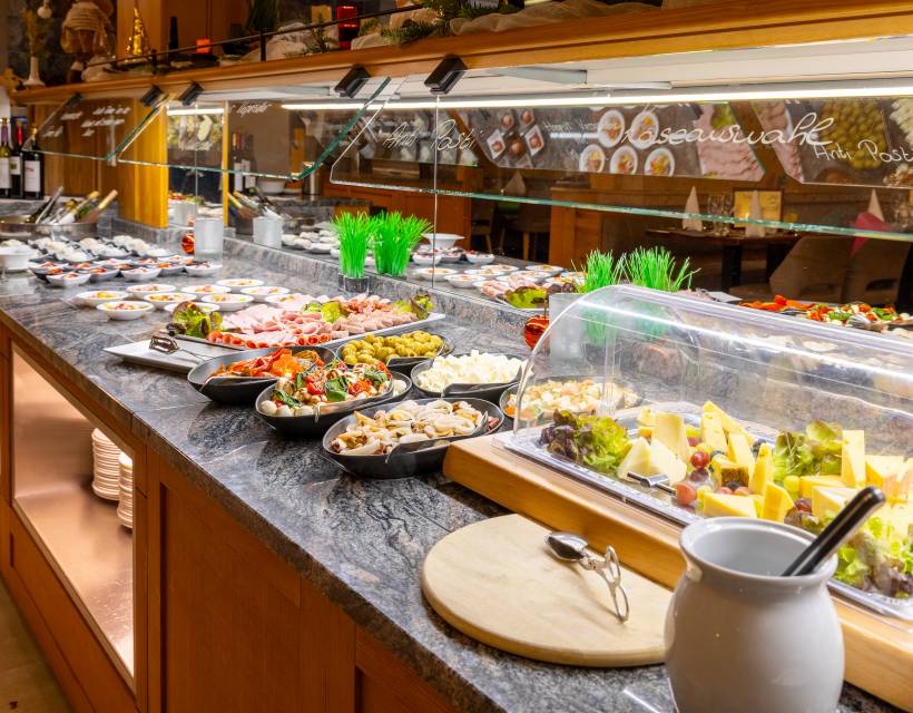 Vielfältige Küche für alle Geschmäcker: Abwechslung in unseren Restaurants - Feldberger Hof 
